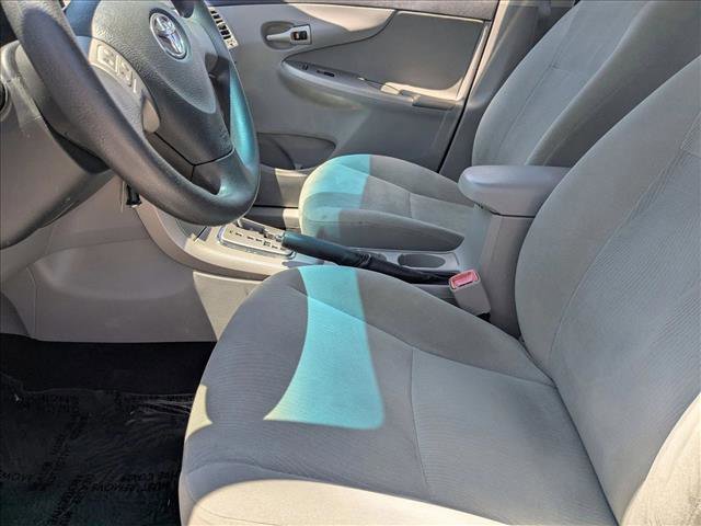 Used 2013 Toyota Corolla LE FWD image 15