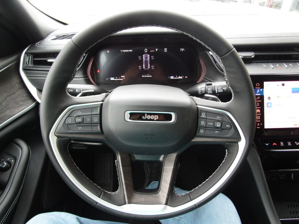 New 2026 Jeep Grand Cherokee Altitude AWD/4WD image 25