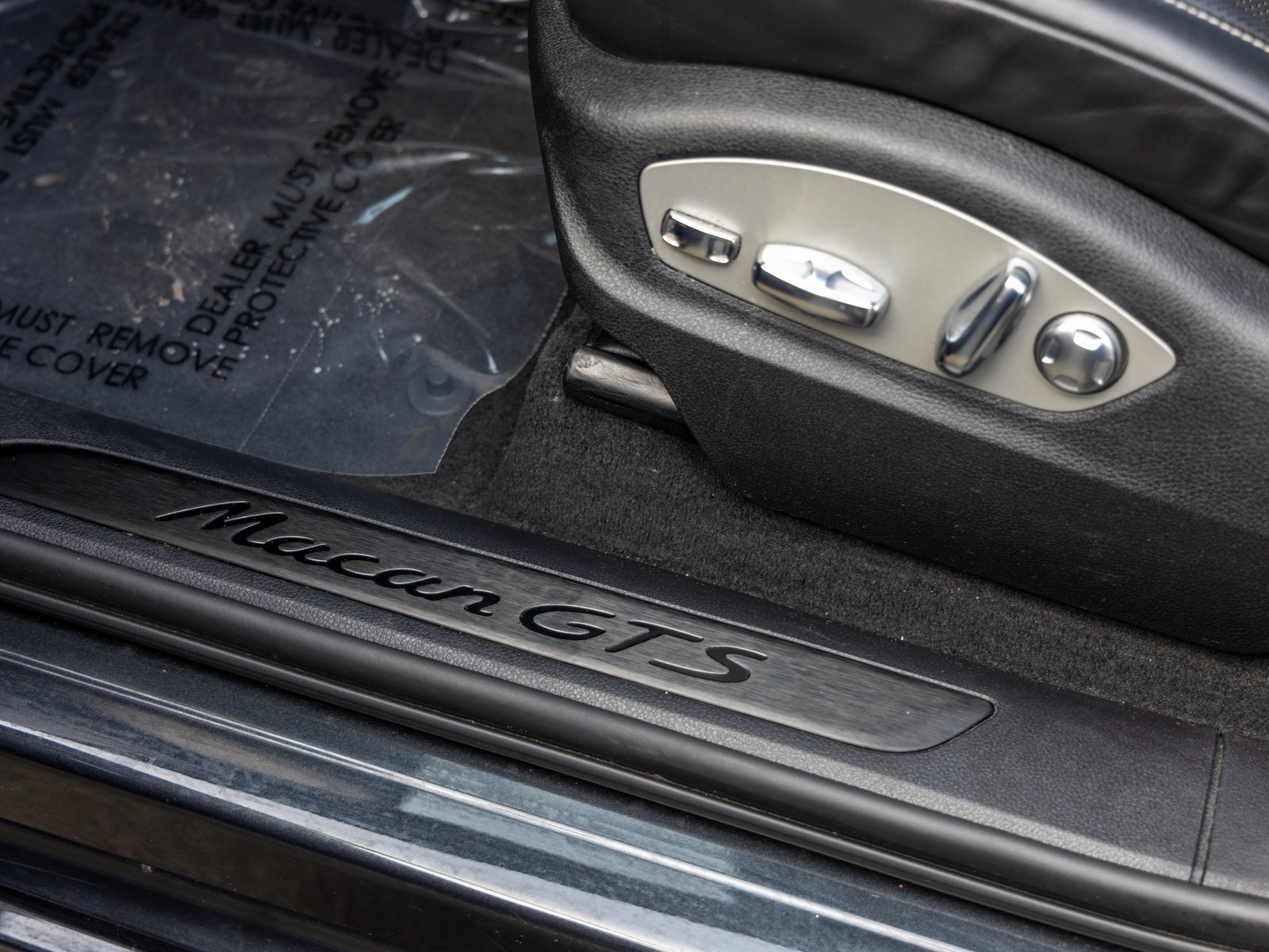 Certified 2023 Porsche Macan GTS image 29