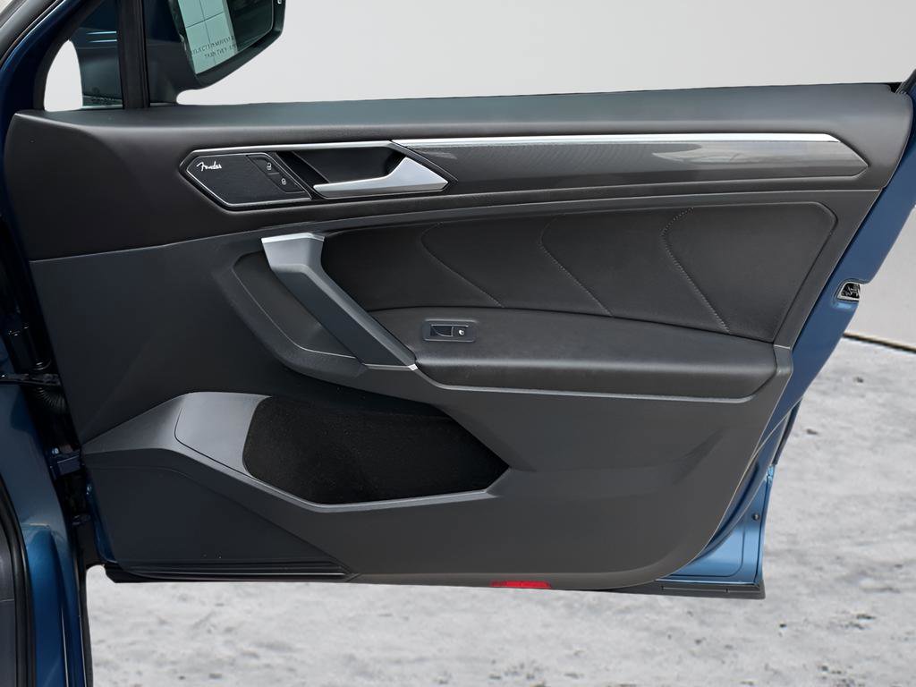 Used 2018 Volkswagen Tiguan SEL Premium image 28