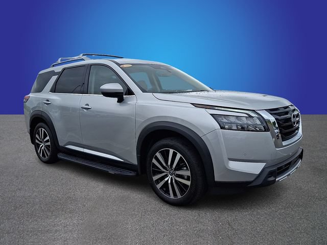 Used 2025 Nissan Pathfinder Platinum w/ Cargo Package FWD image 3