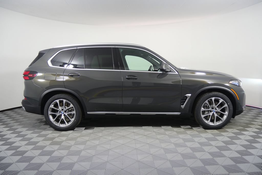 Used 2026 BMW X5 xDrive50e AWD/4WD image 7