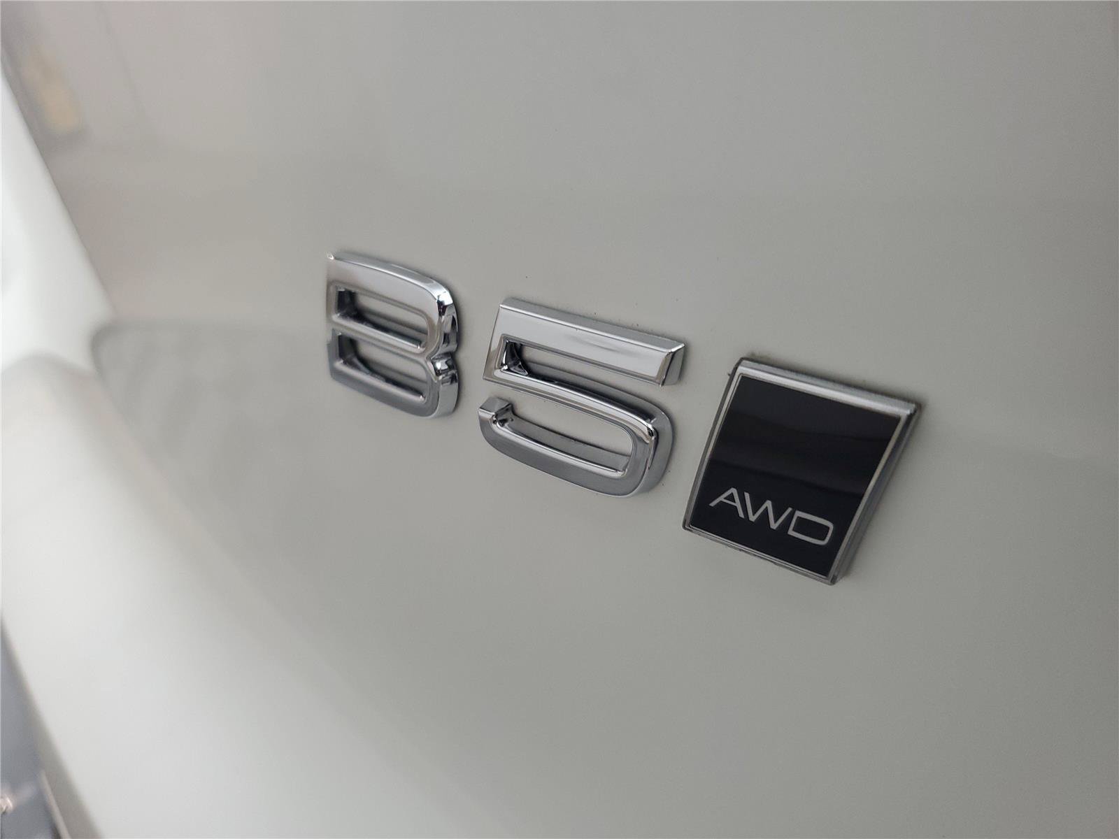 New 2026 Volvo XC40 B5 Plus w/ Protection Package Premier AWD/4WD image 7