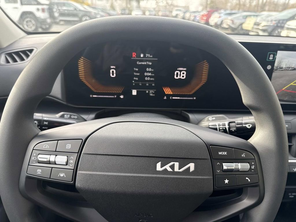 New 2025 Kia K4 LX image 11