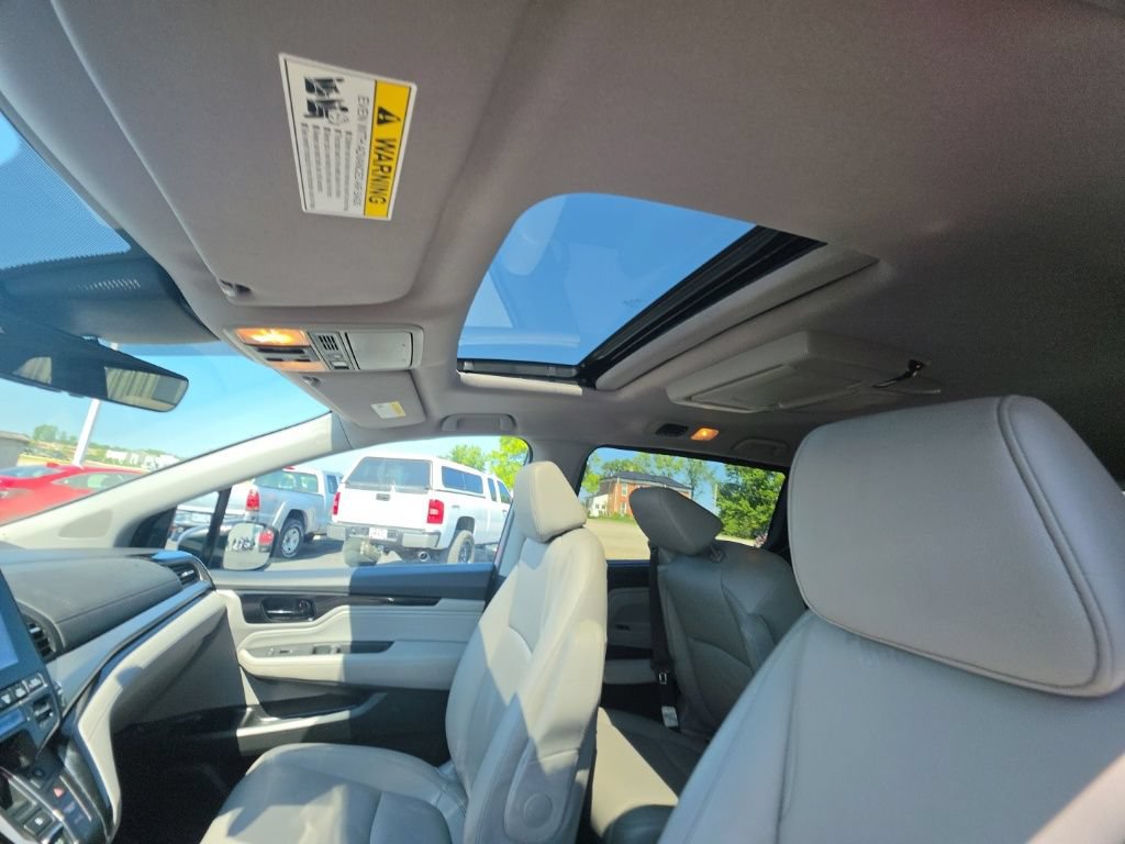Used 2023 Honda Odyssey Touring image 11