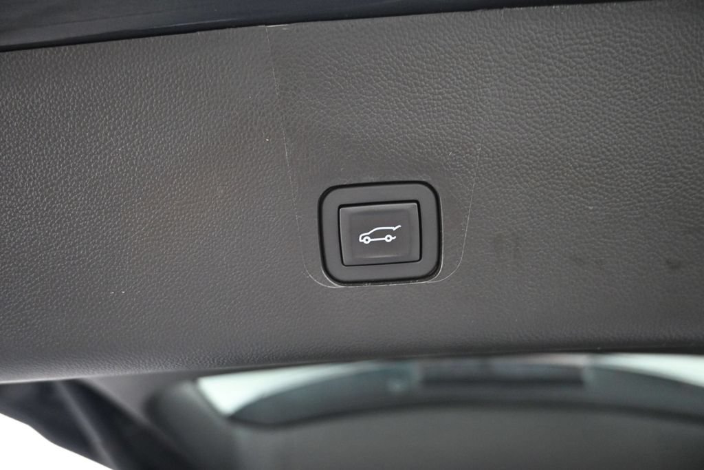 Used 2020 Chevrolet Traverse Premier AWD/4WD image 14