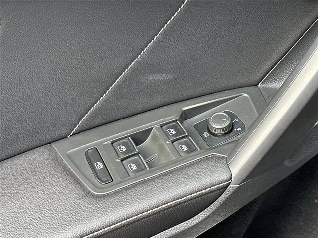 Used 2024 Volkswagen Tiguan SE image 18