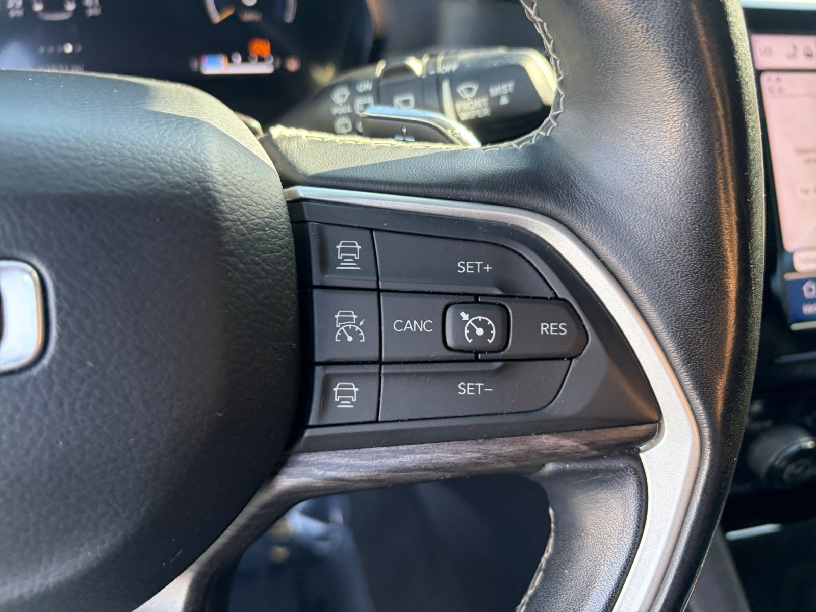 Used 2021 Jeep Grand Cherokee L Limited AWD/4WD image 22