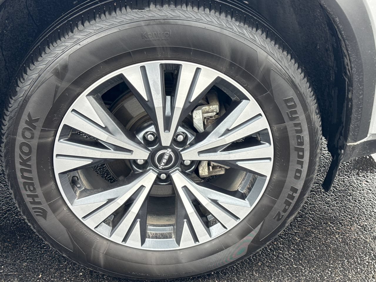 Used 2023 Nissan Rogue SV AWD/4WD image 9