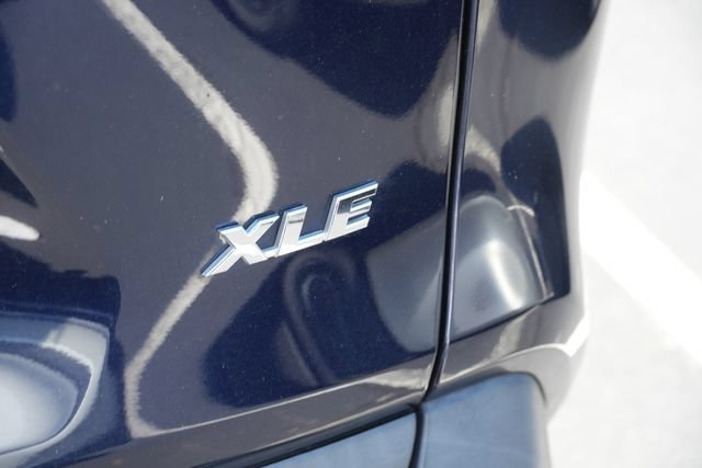 Used 2020 Toyota RAV4 XLE Premium FWD image 11