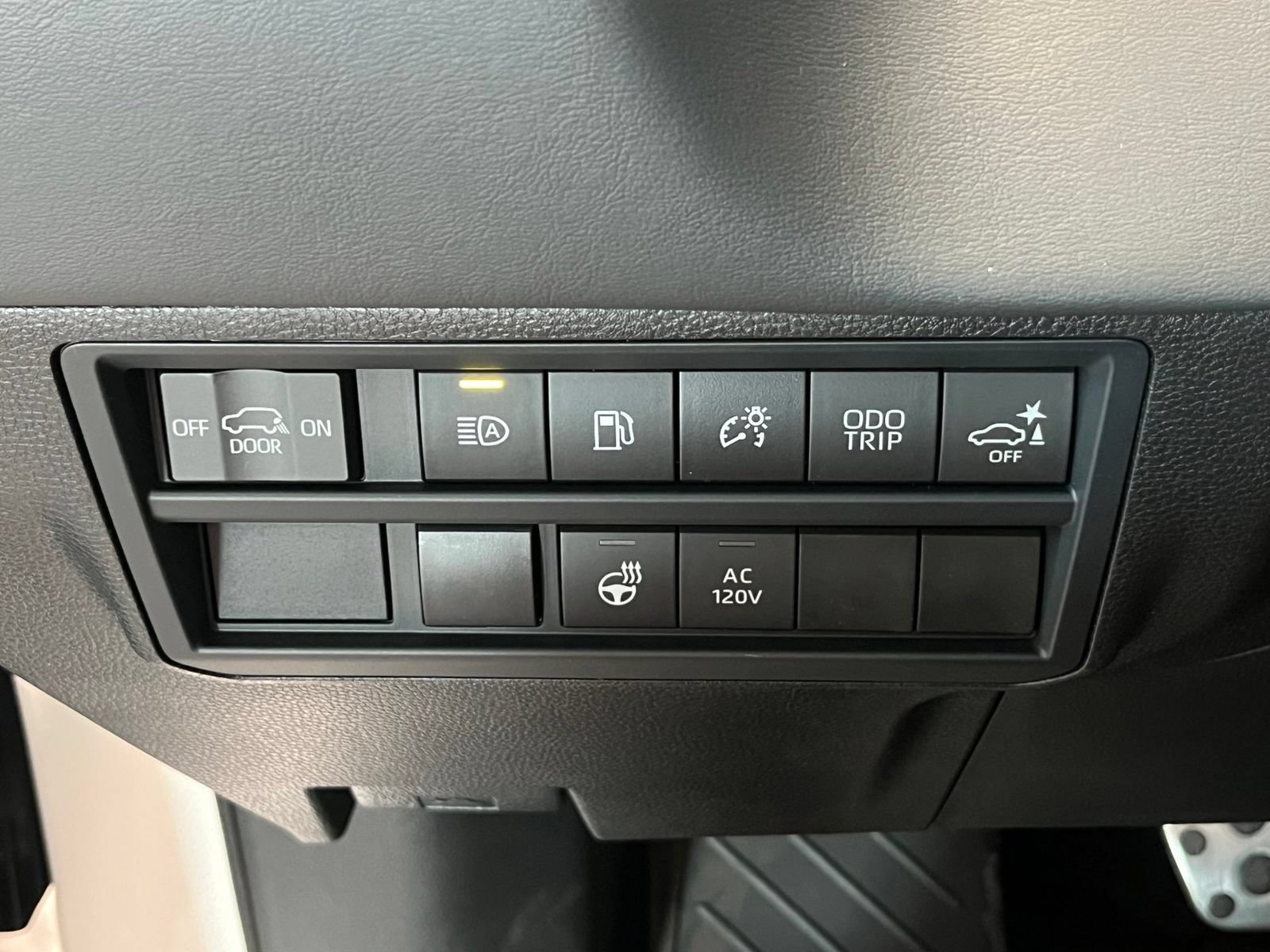 New 2026 Toyota Sequoia Platinum w/ TRD Off-Road Package AWD/4WD image 39