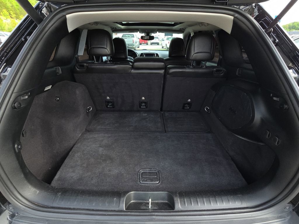 Used 2019 Jeep Cherokee Limited w/ Luxury Group AWD/4WD image 15