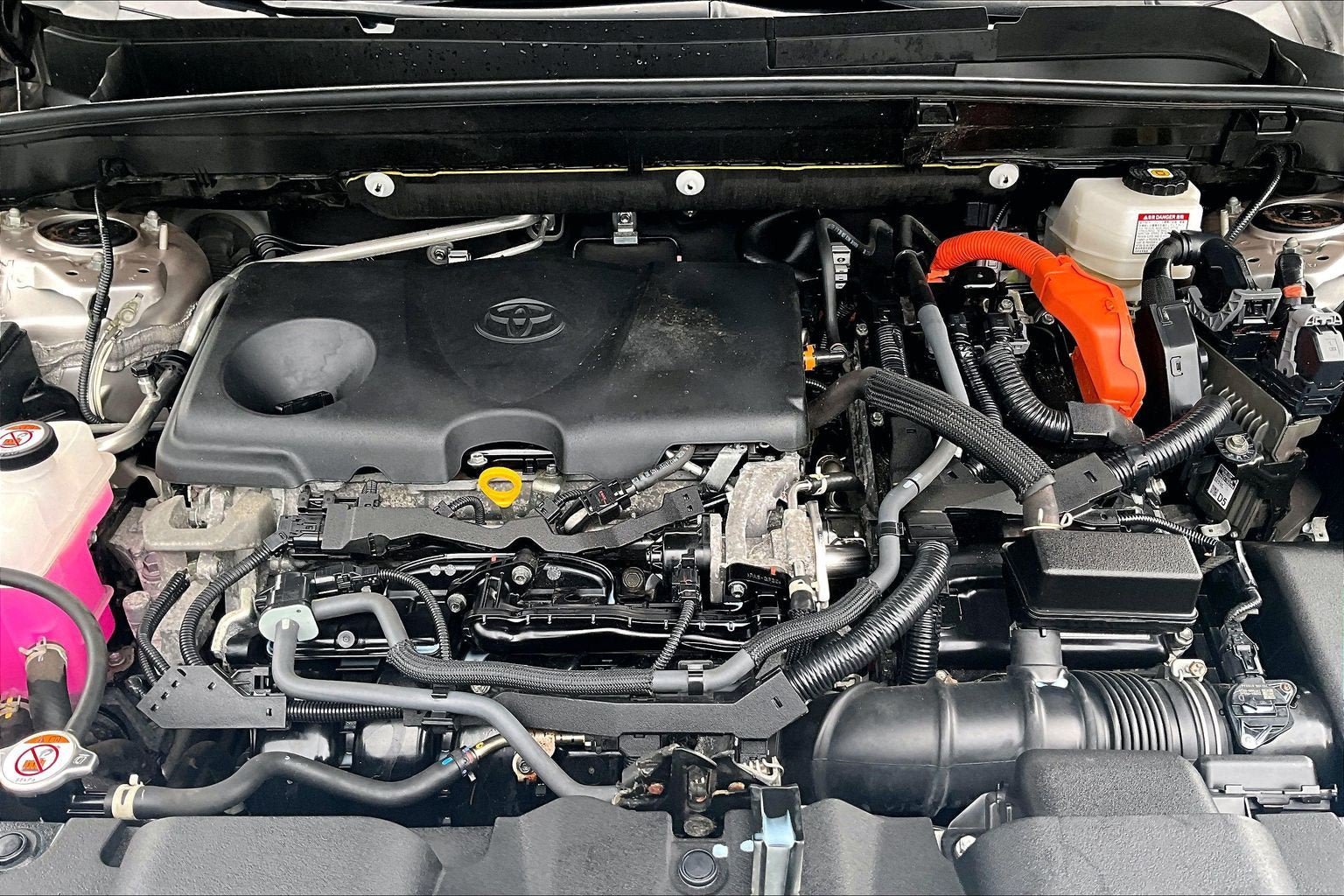 Used 2021 Toyota Venza LE AWD/4WD image 9