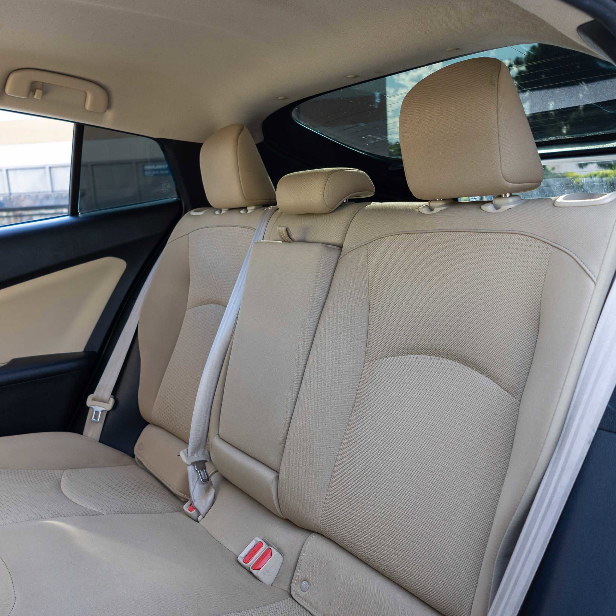Used 2022 Toyota Prius LE image 17