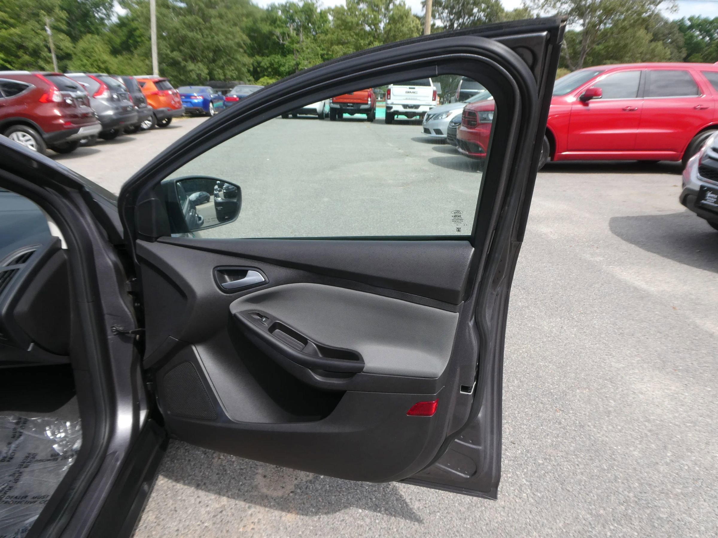 Used 2013 Ford Focus SE FWD image 21