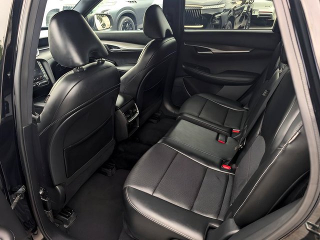 Certified 2022 INFINITI QX50 Luxe w/ Appearance Package AWD/4WD image 11