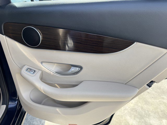 Used 2019 Mercedes-Benz GLC 300 image 12