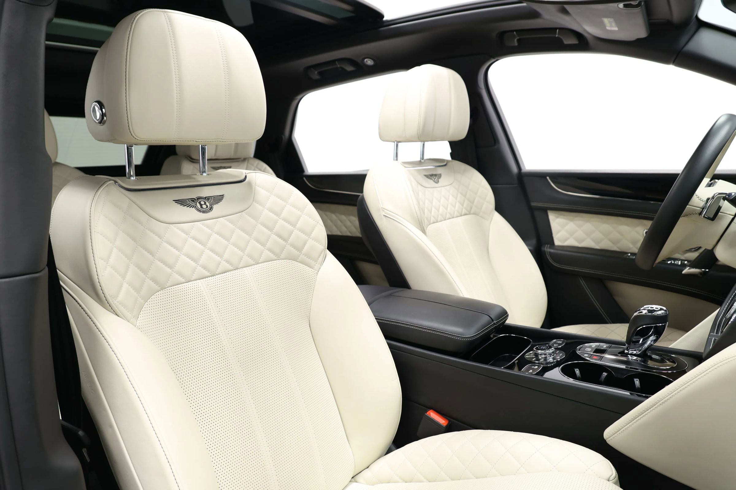 Used 2017 Bentley Bentayga image 91