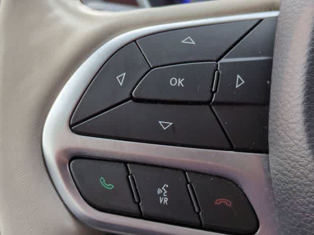 Used 2020 Chrysler Pacifica Limited w/ Advanced Safetytec Group FWD image 26