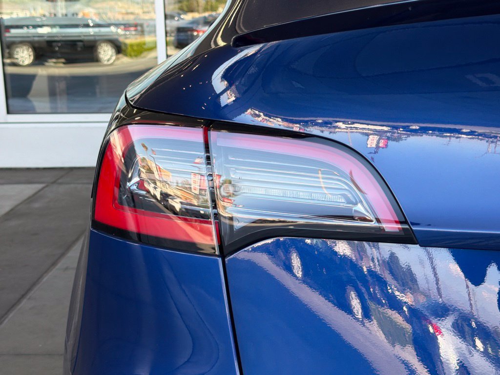 Used 2021 Tesla Model Y Long Range AWD/4WD image 11