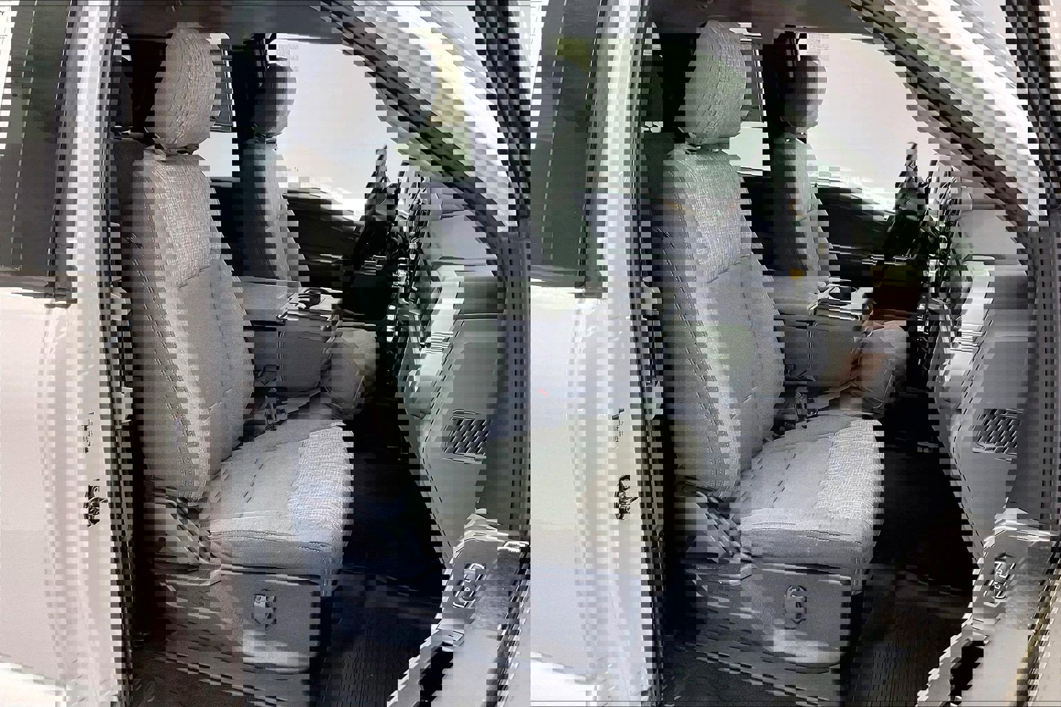 Used 2021 Ford F150 XLT w/ Equipment Group 301A Mid image 6