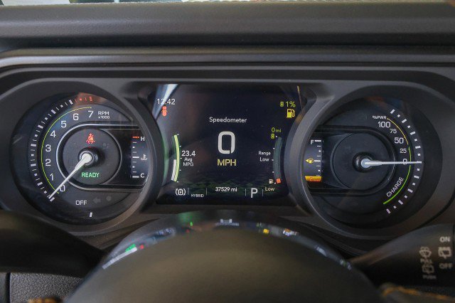 Used 2024 Jeep Wrangler Sahara w/ Technology Group AWD/4WD image 25