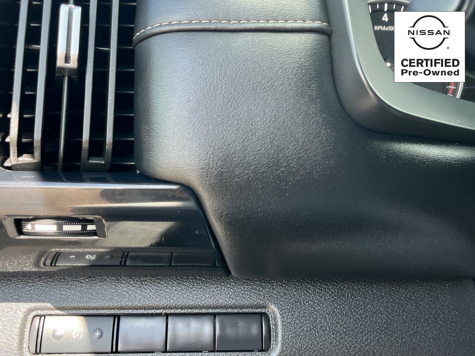 Certified 2025 Nissan Pathfinder S FWD image 29
