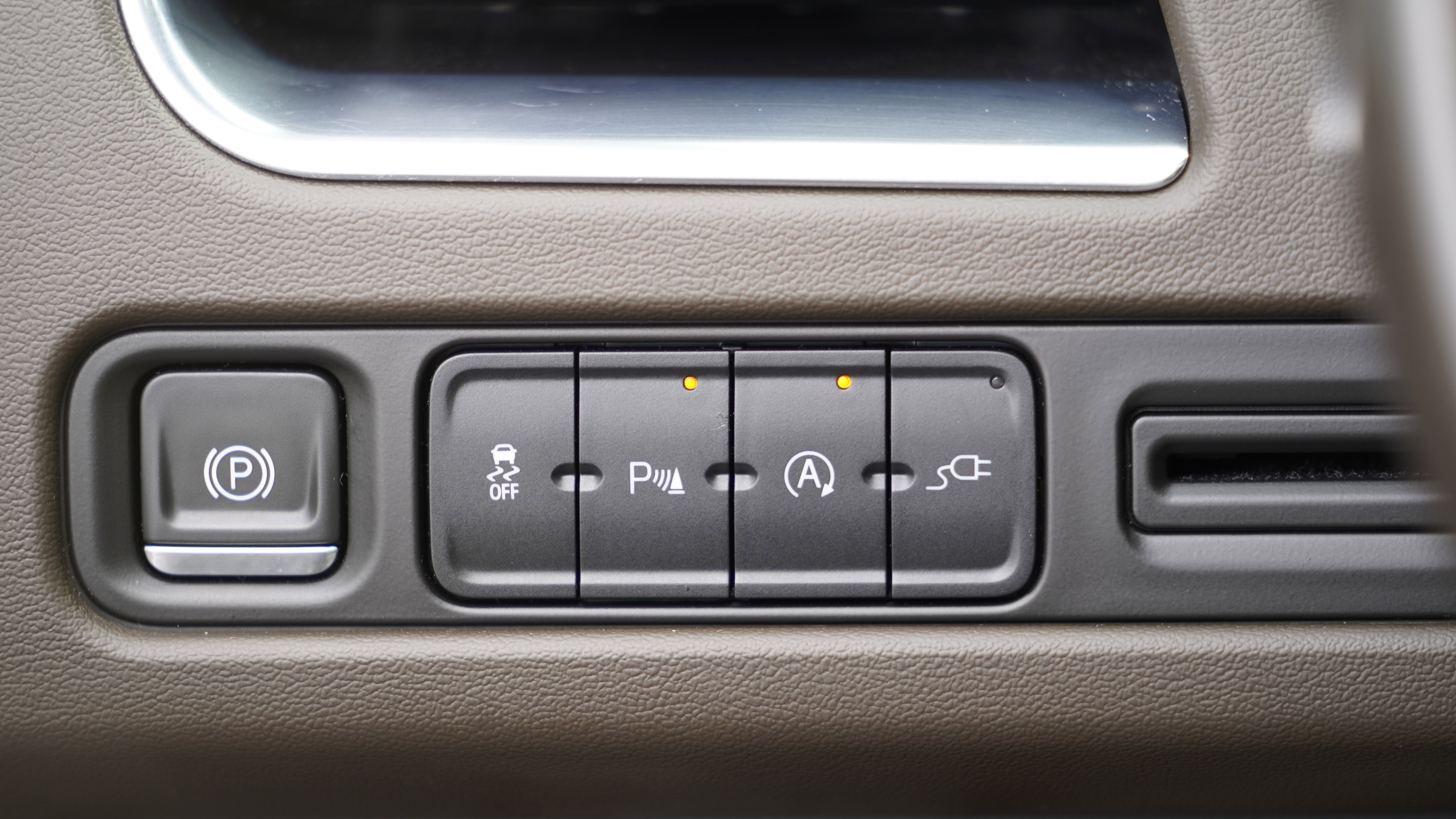Used 2021 Chevrolet Suburban LT w/ Rear Media and Nav Package RWD image 21