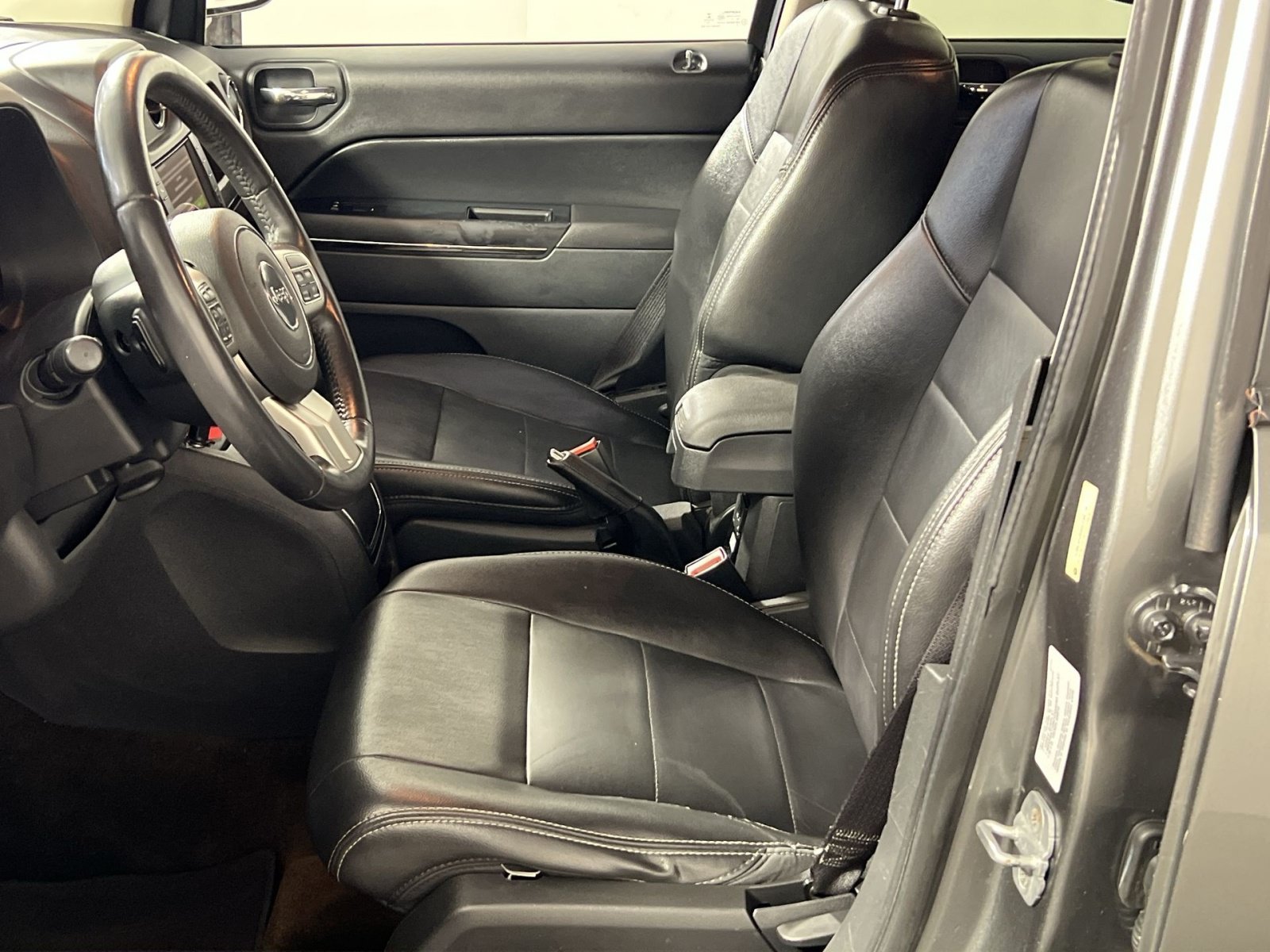 Used 2013 Jeep Compass Limited w/ Sun/Sound Group AWD/4WD image 13