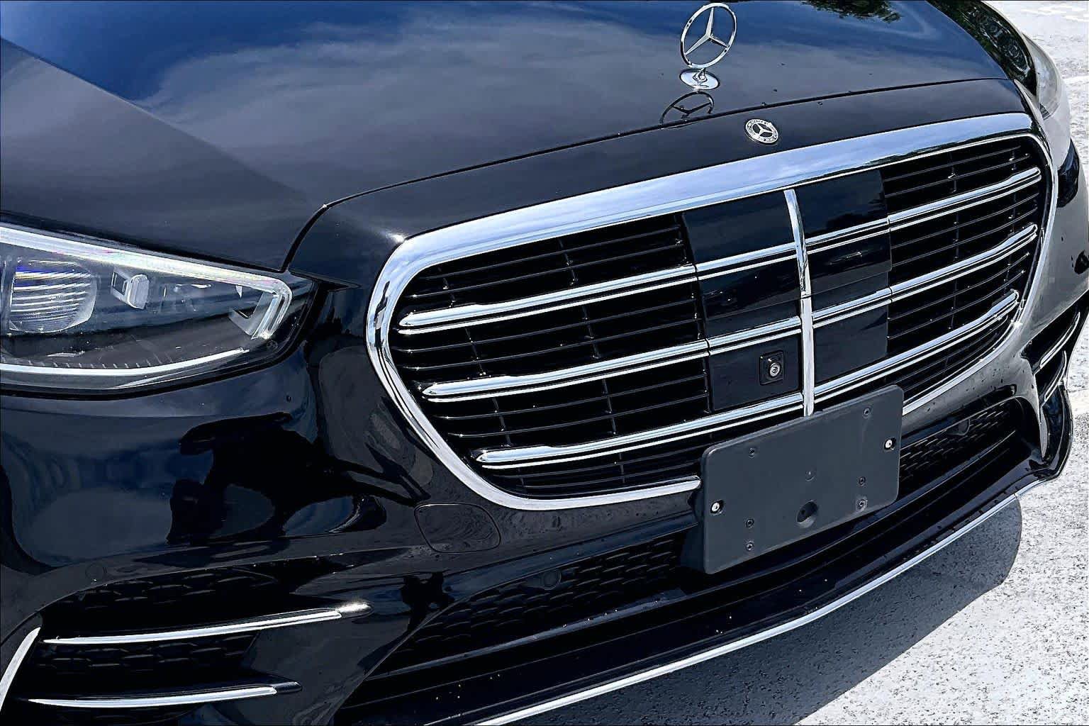 Used 2022 Mercedes-Benz S 500 4MATIC w/ AMG Line Package image 30