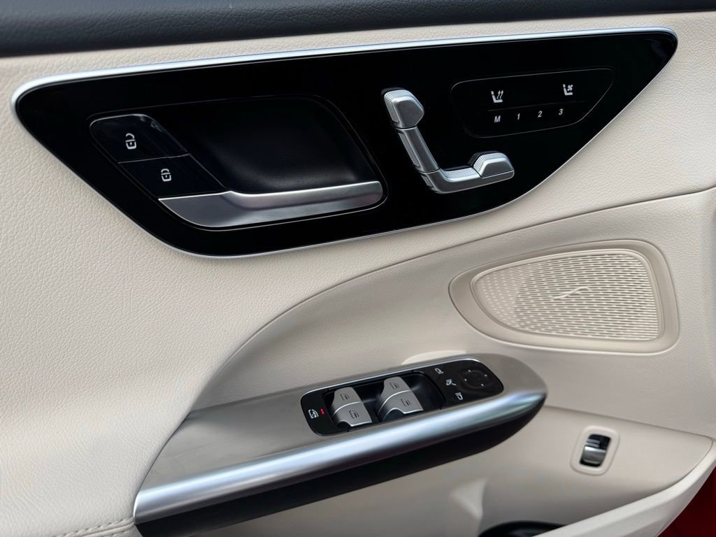 Used 2025 Mercedes-Benz C 300 Sedan image 13