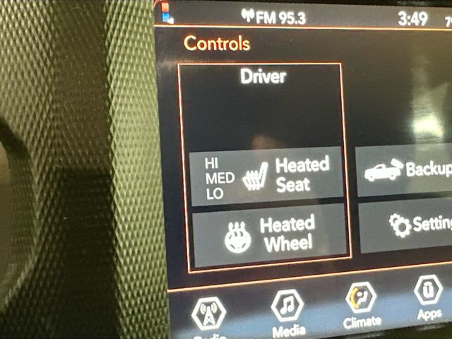 Used 2022 Jeep Gladiator Sport AWD/4WD image 16