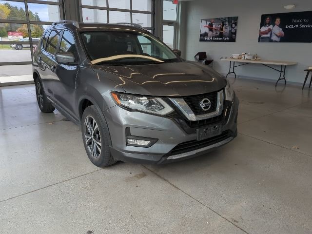 Used 2017 Nissan Rogue SL