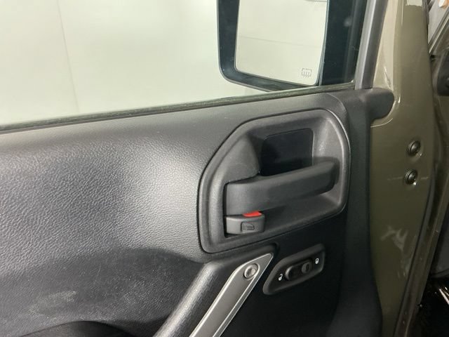 Used 2015 Jeep Wrangler Unlimited Rubicon w/ Katzkin Premium Leather Group AWD/4WD image 12