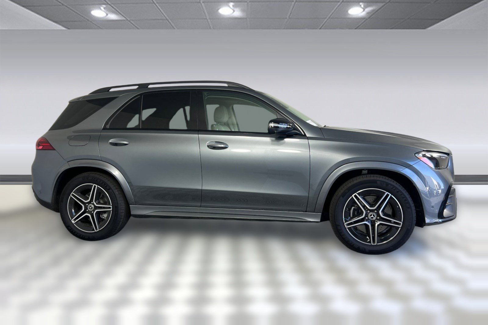 Used 2025 Mercedes-Benz GLE 350 4MATIC image 7