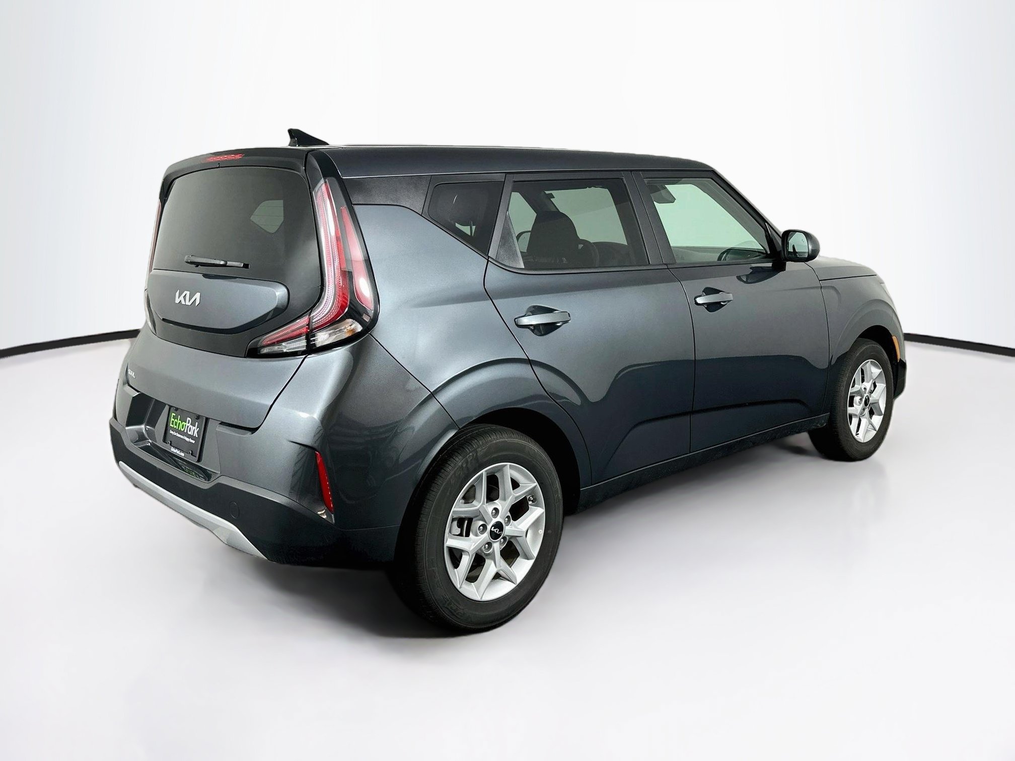 Used 2025 Kia Soul LX w/ LX Technology Package FWD image 9