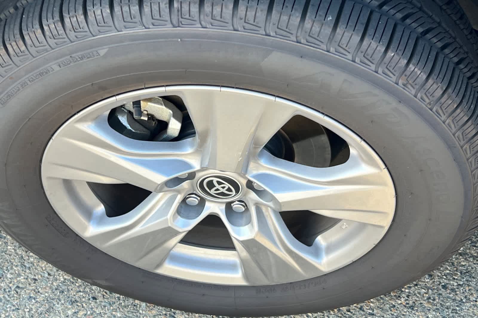 Used 2023 Toyota RAV4 XLE w/ Convenience Package AWD/4WD image 10