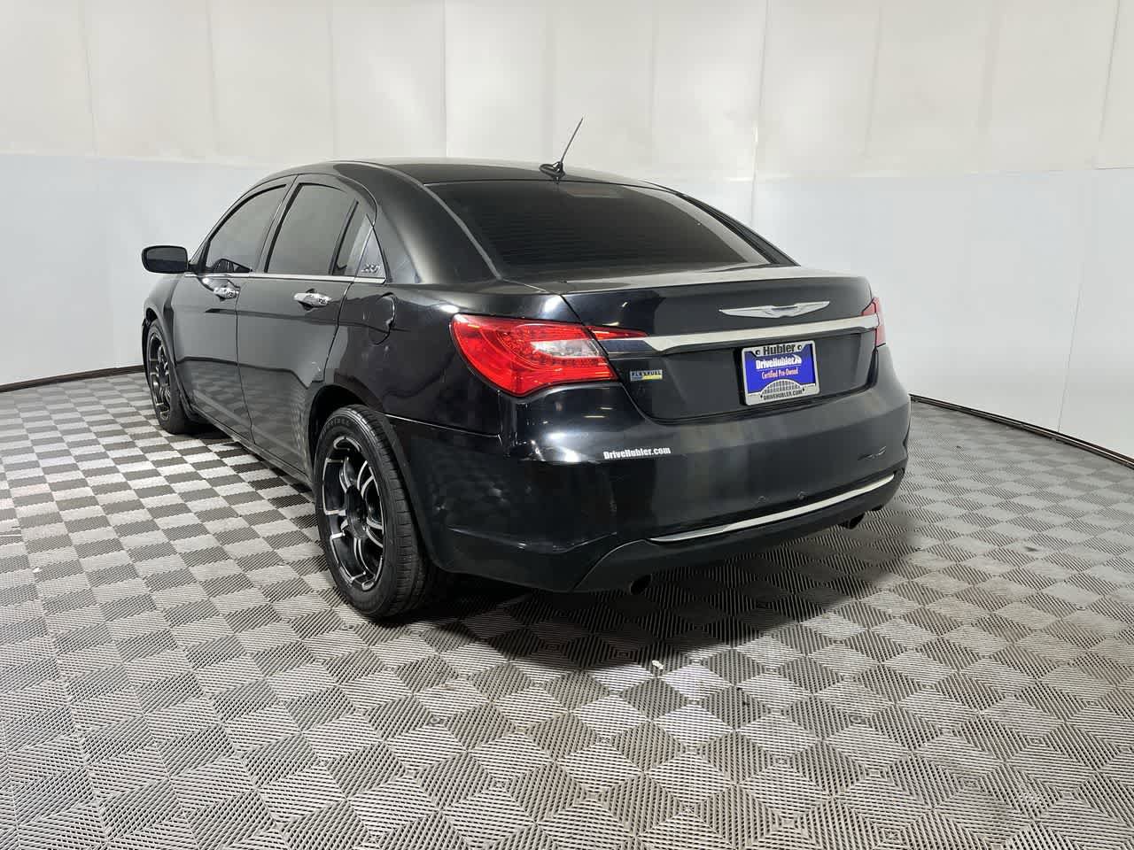 Used 2012 Chrysler 200 Limited FWD image 6