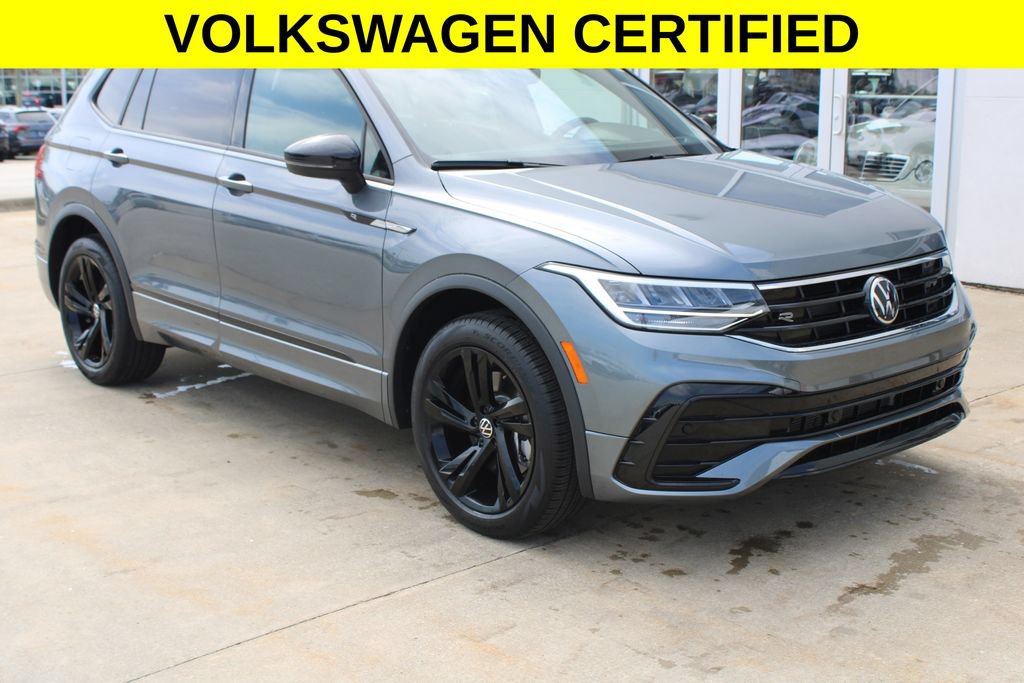Certified 2024 Volkswagen Tiguan SE R-Line FWD image 1