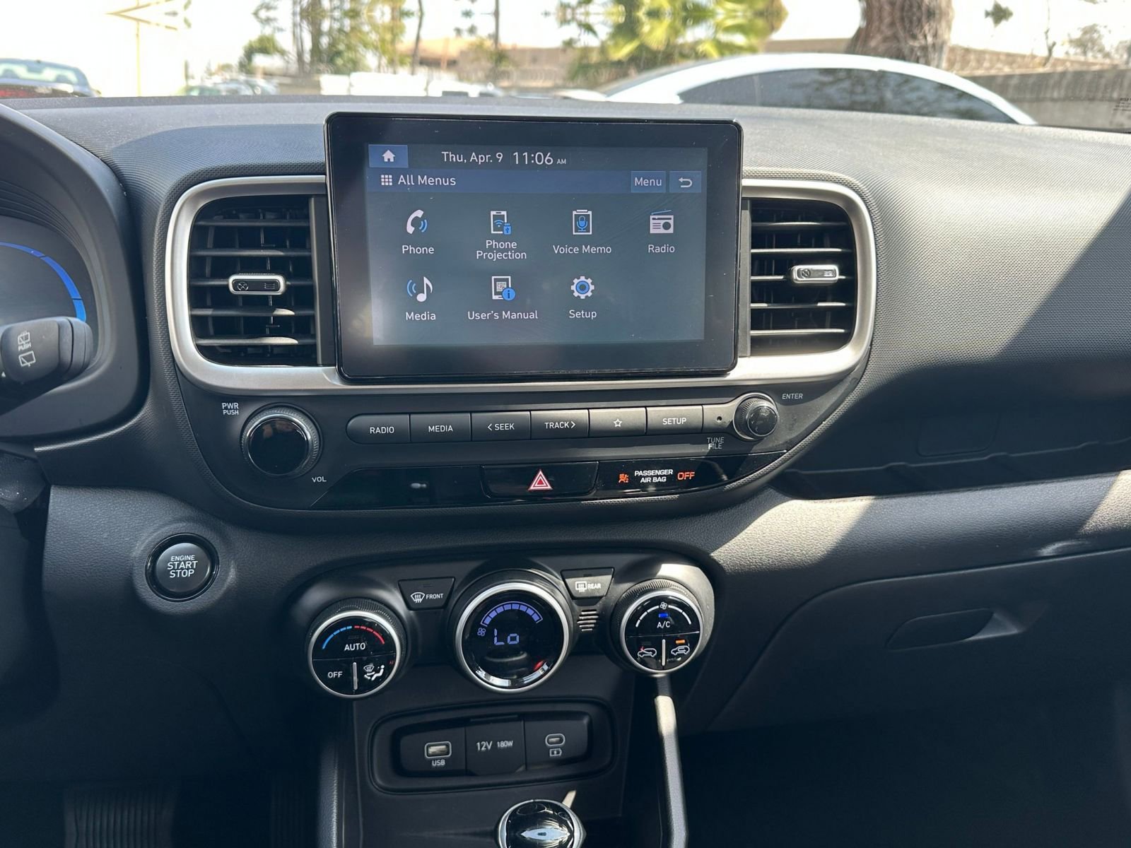 Used 2025 Hyundai Venue SEL image 17