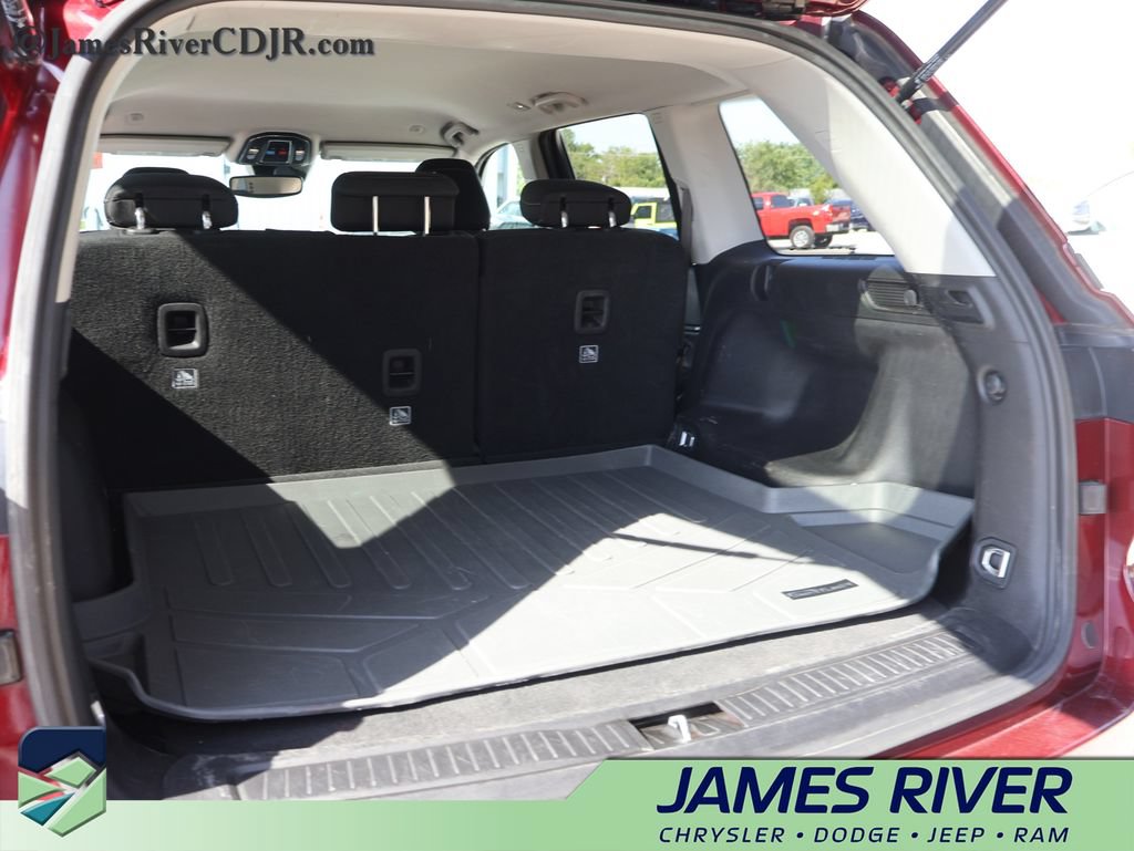 Used 2024 Jeep Grand Cherokee Laredo RWD image 15