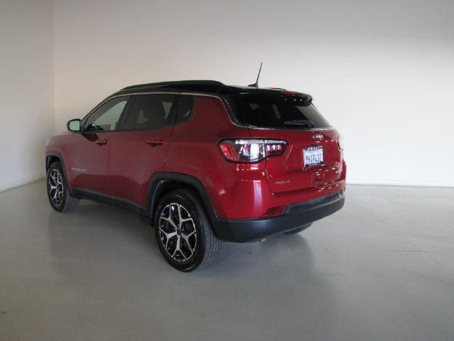 Used 2025 Jeep Compass Limited AWD/4WD image 45