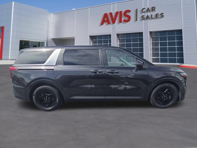 Used 2025 Kia Carnival FWD image 4