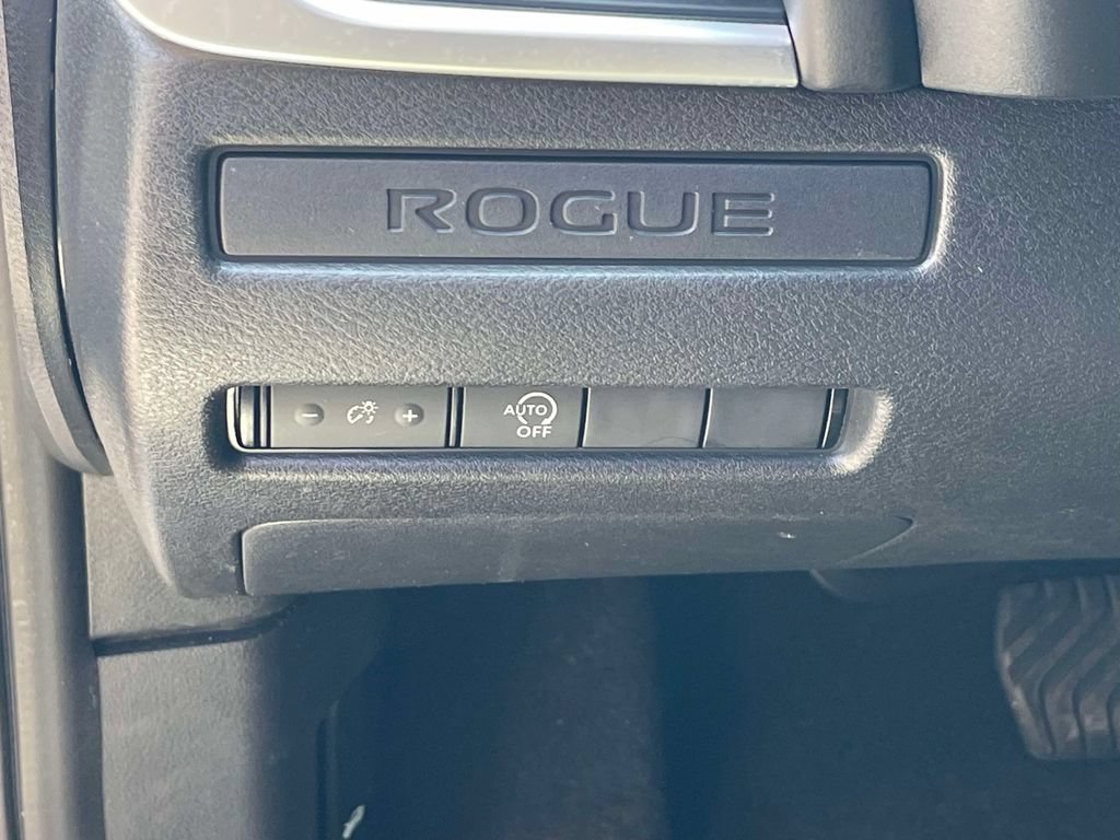 Certified 2026 Nissan Rogue S FWD image 17