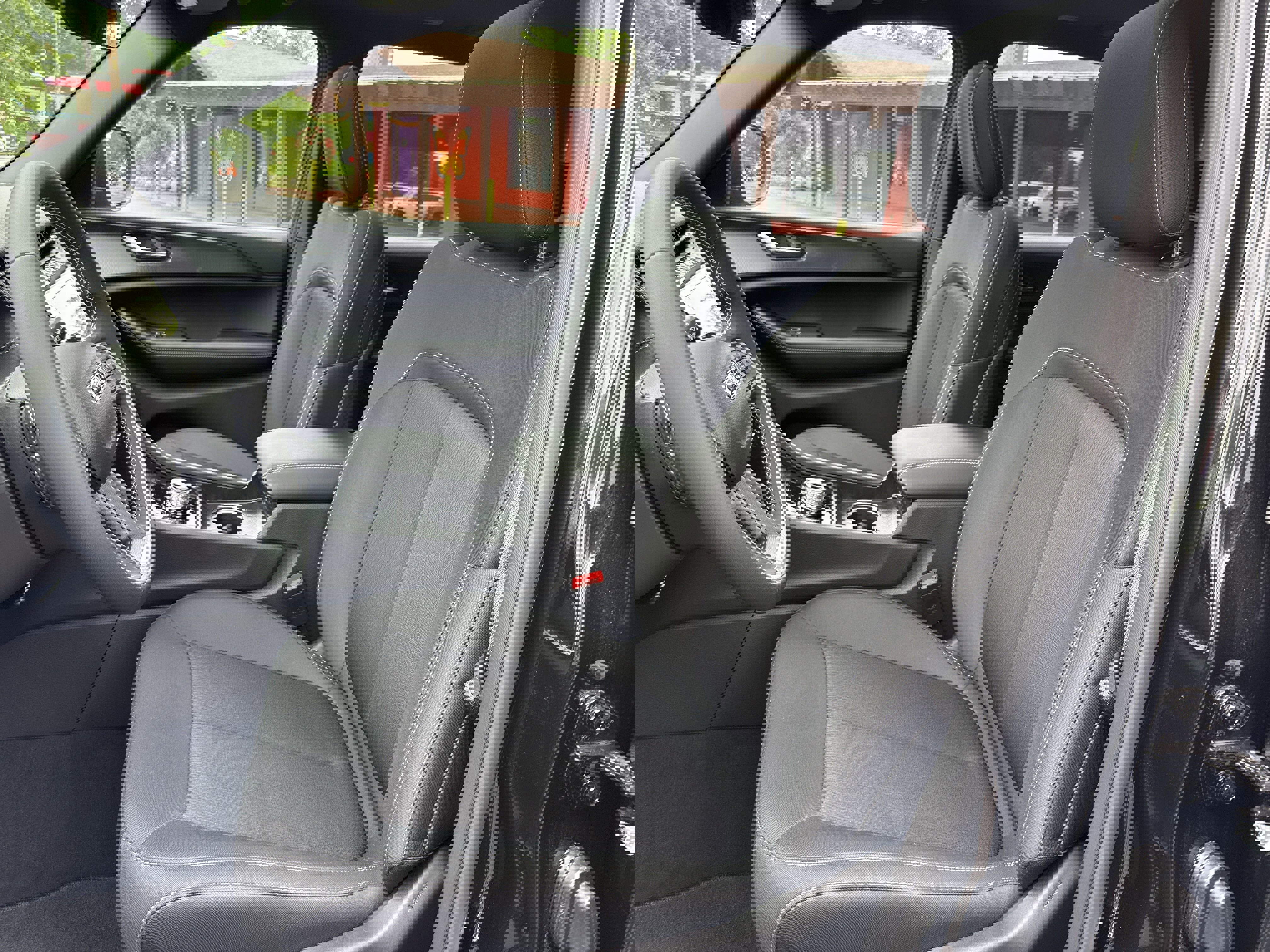 New 2025 Jeep Grand Cherokee L Laredo w/ Trailer Tow Package image 10