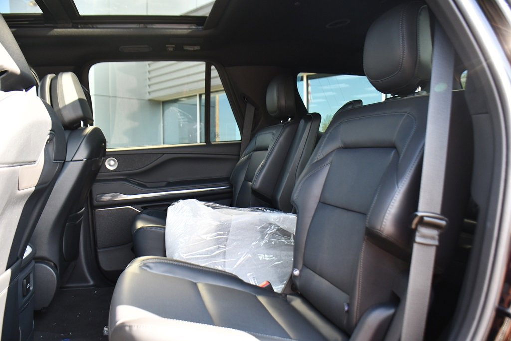 New 2025 Lincoln Navigator Reserve w/ Jet Appearance Package image 22