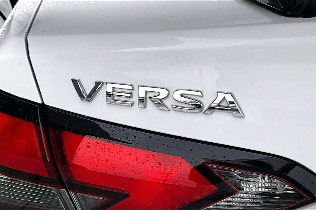 Used 2020 Nissan Versa S image 24
