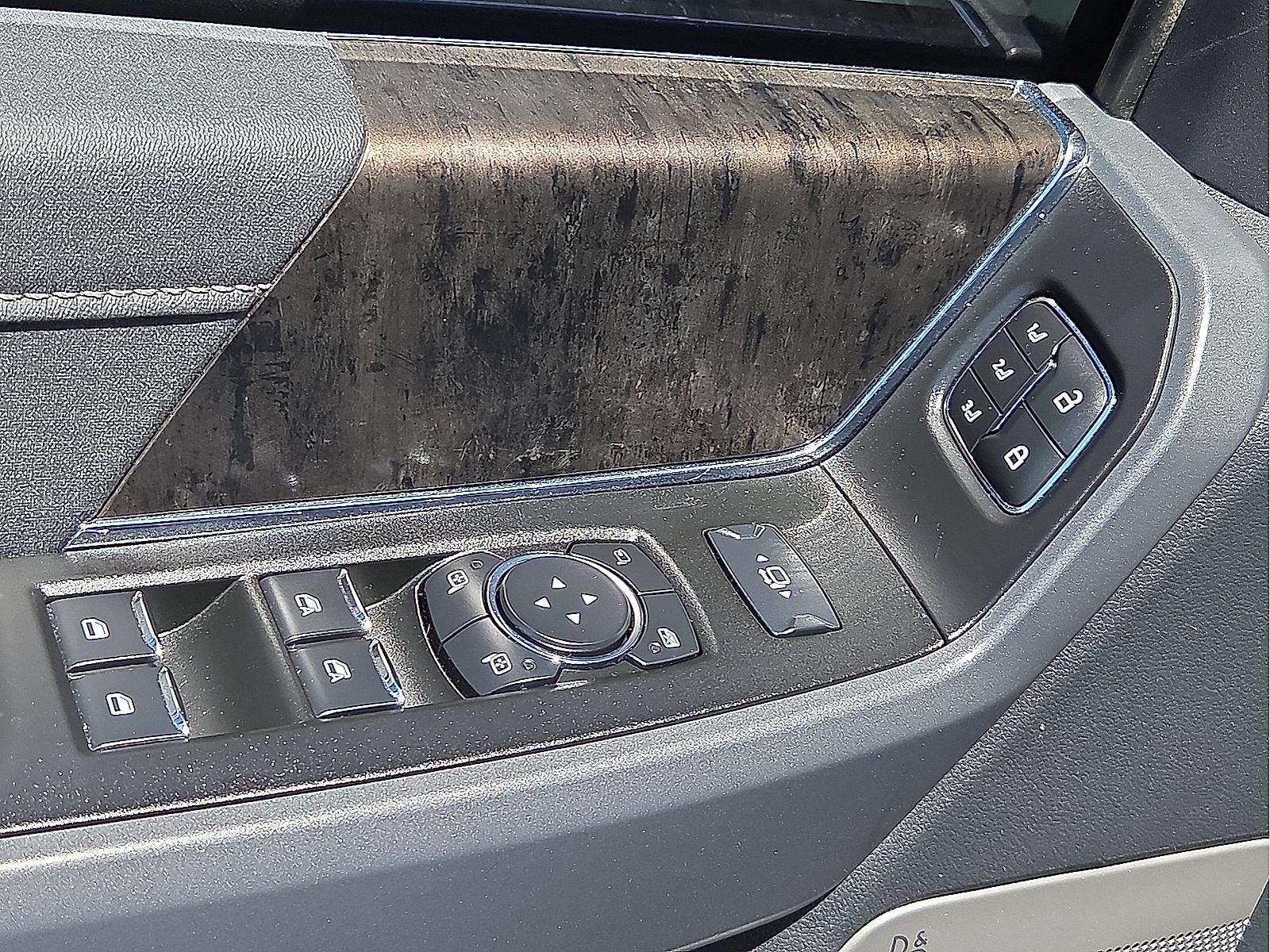 Used 2024 Ford F250 Lariat w/ Lariat Ultimate Package AWD/4WD image 15