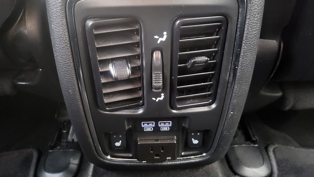 Used 2014 Jeep Grand Cherokee Limited RWD image 28