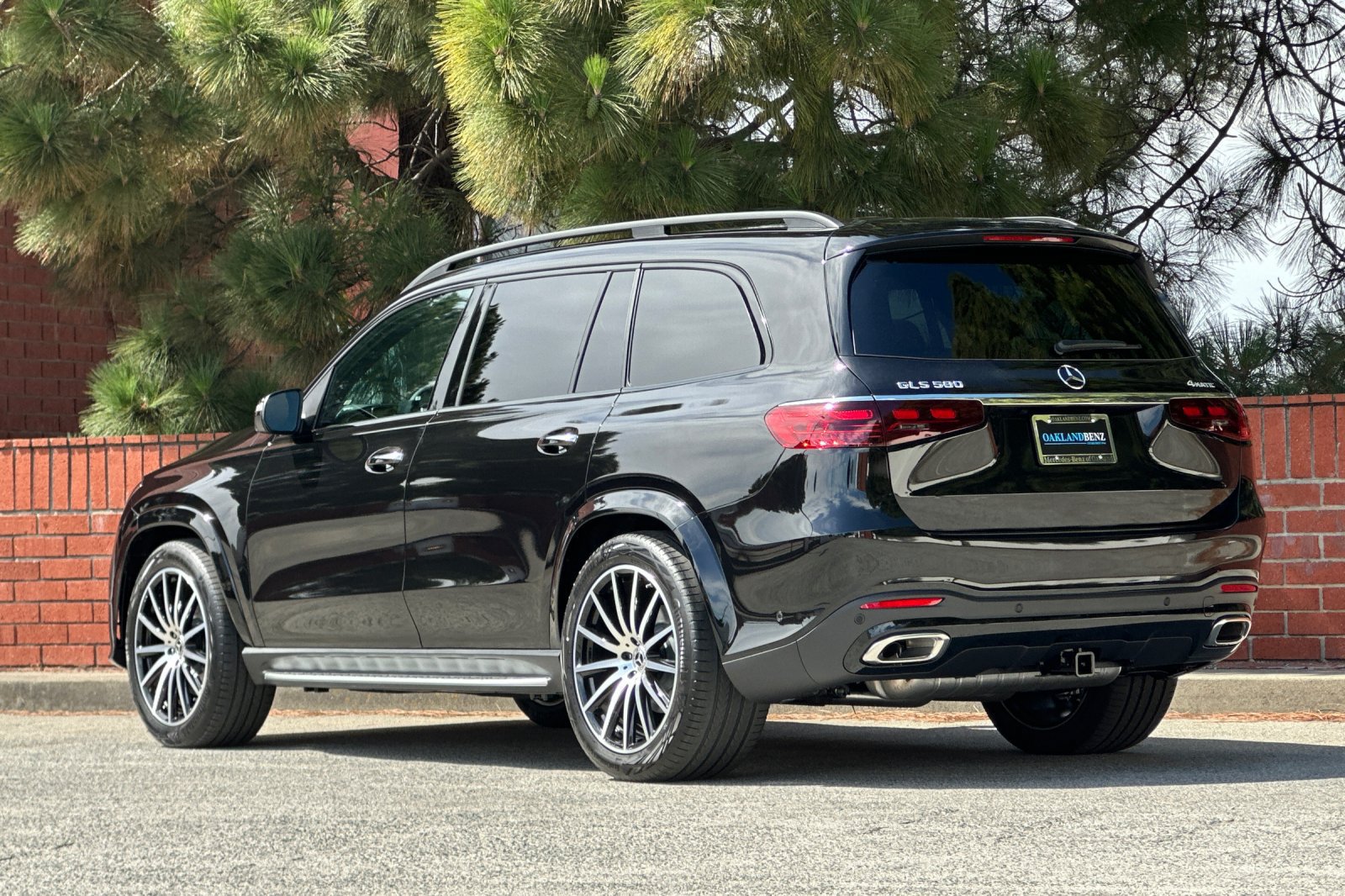 New 2026 Mercedes-Benz GLS 580 4MATIC image 6